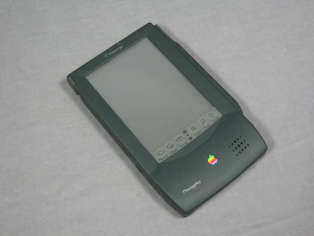 Apple Newton Messagepad H1000 PDA W/ Manual Case Stylus 1