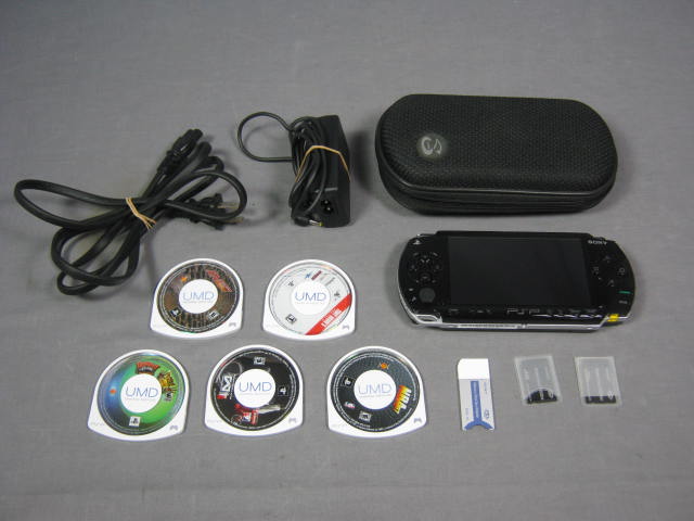Sony PSP 1001 5 UMD Game 4GB 256MB Card Adapter Case NR
