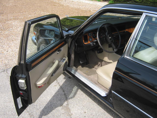 1985 Jaguar XJ6 Series III Vanden Plas Sedan +New Cover 13