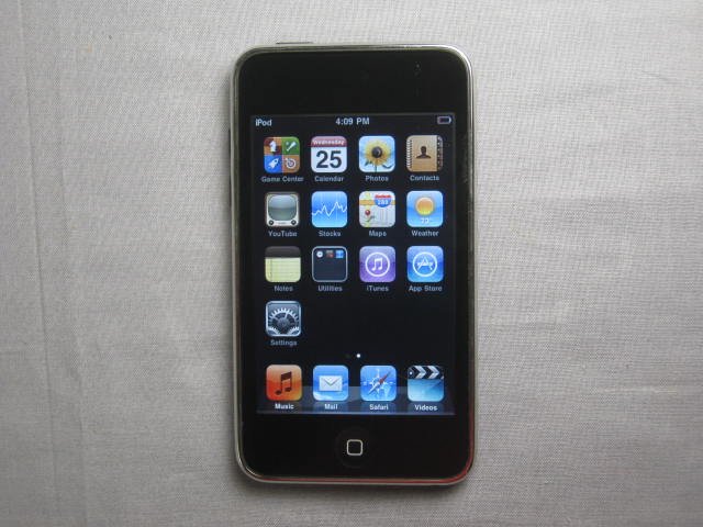 Apple iPod Touch 3rd Gen Generation 8GB MC086LL/A A1288 2