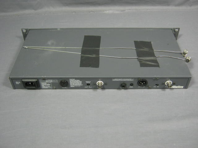 EV MR2500 Dual Receiver Diversity Wireless System + Mic 3