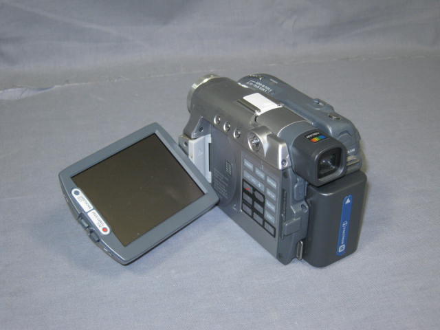 Sony DCR-DVD301 DVD Handycam Camcorder Video Recorder + 2