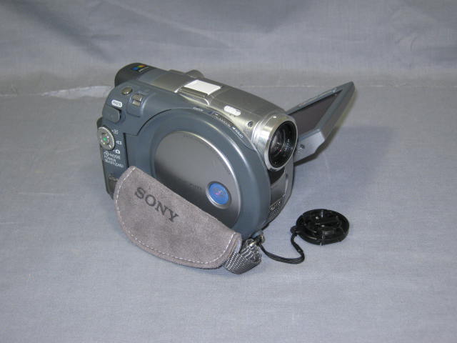 Sony DCR-DVD301 DVD Handycam Camcorder Video Recorder + 5