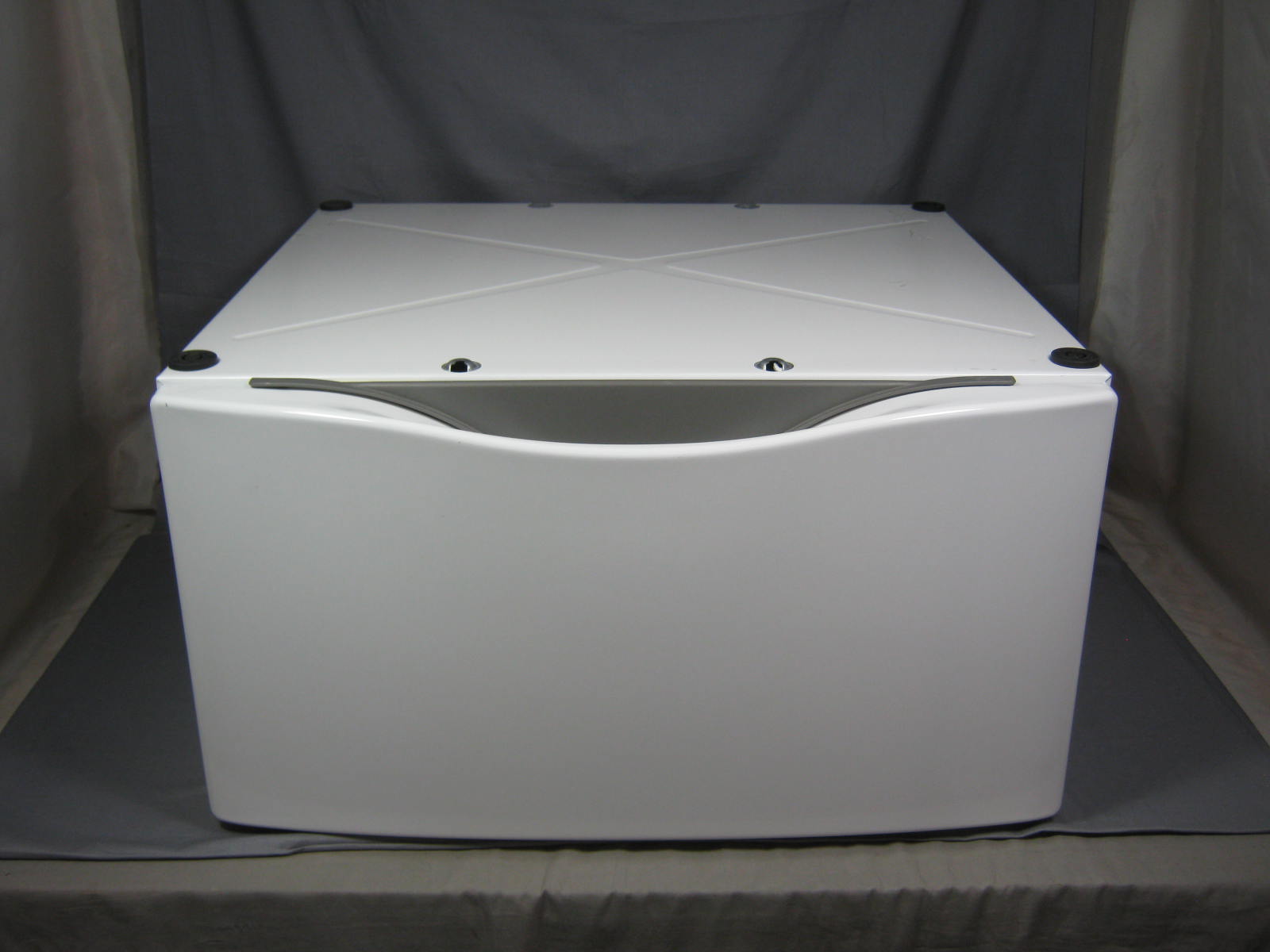 Whirlpool 15.5 White Laundry Storage Pedestal XHP1550VW