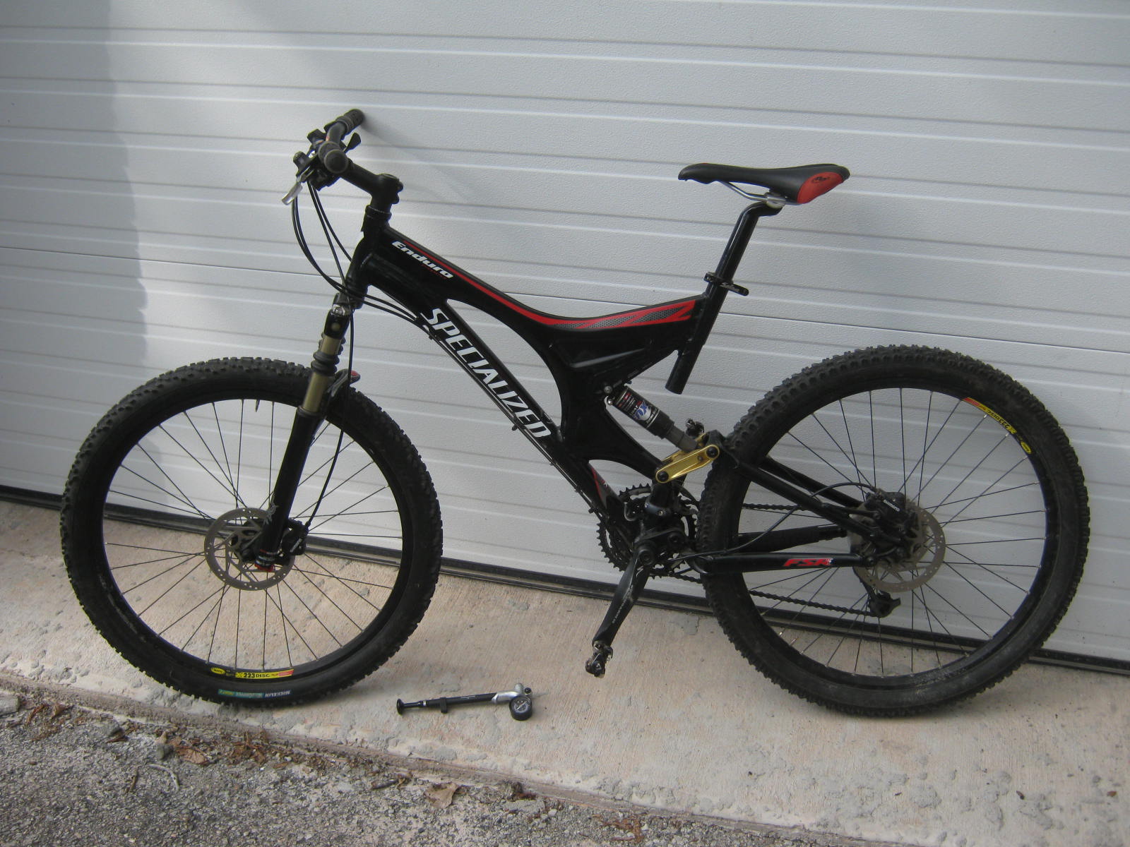 02 Specialized Enduro Expert FSR Mountain Bike +Upgrade