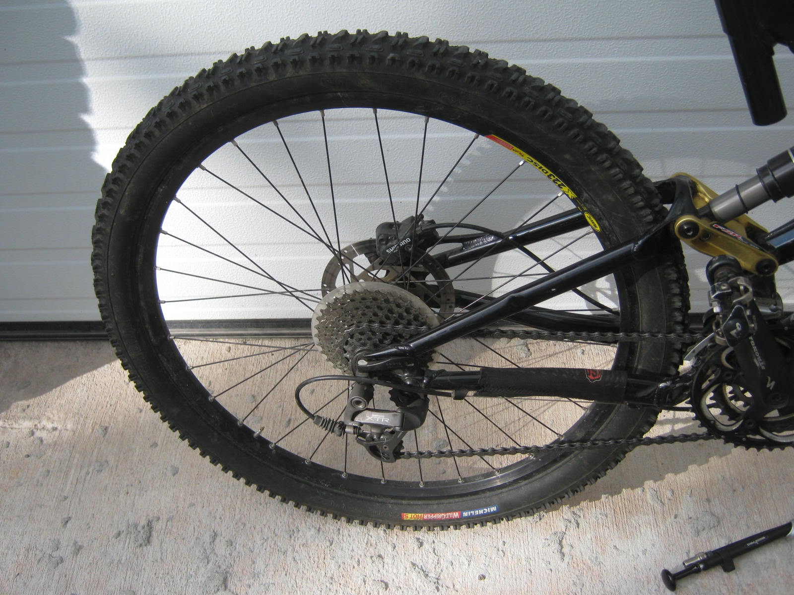 02 Specialized Enduro Expert FSR Mountain Bike +Upgrade 10