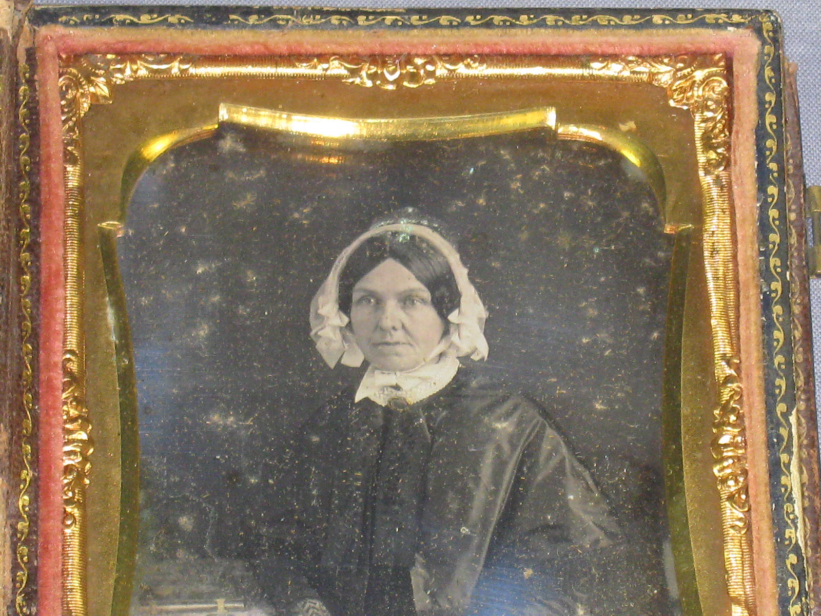 Antique Daguerreotype Photo Mother Of Pearl Frame Case 1