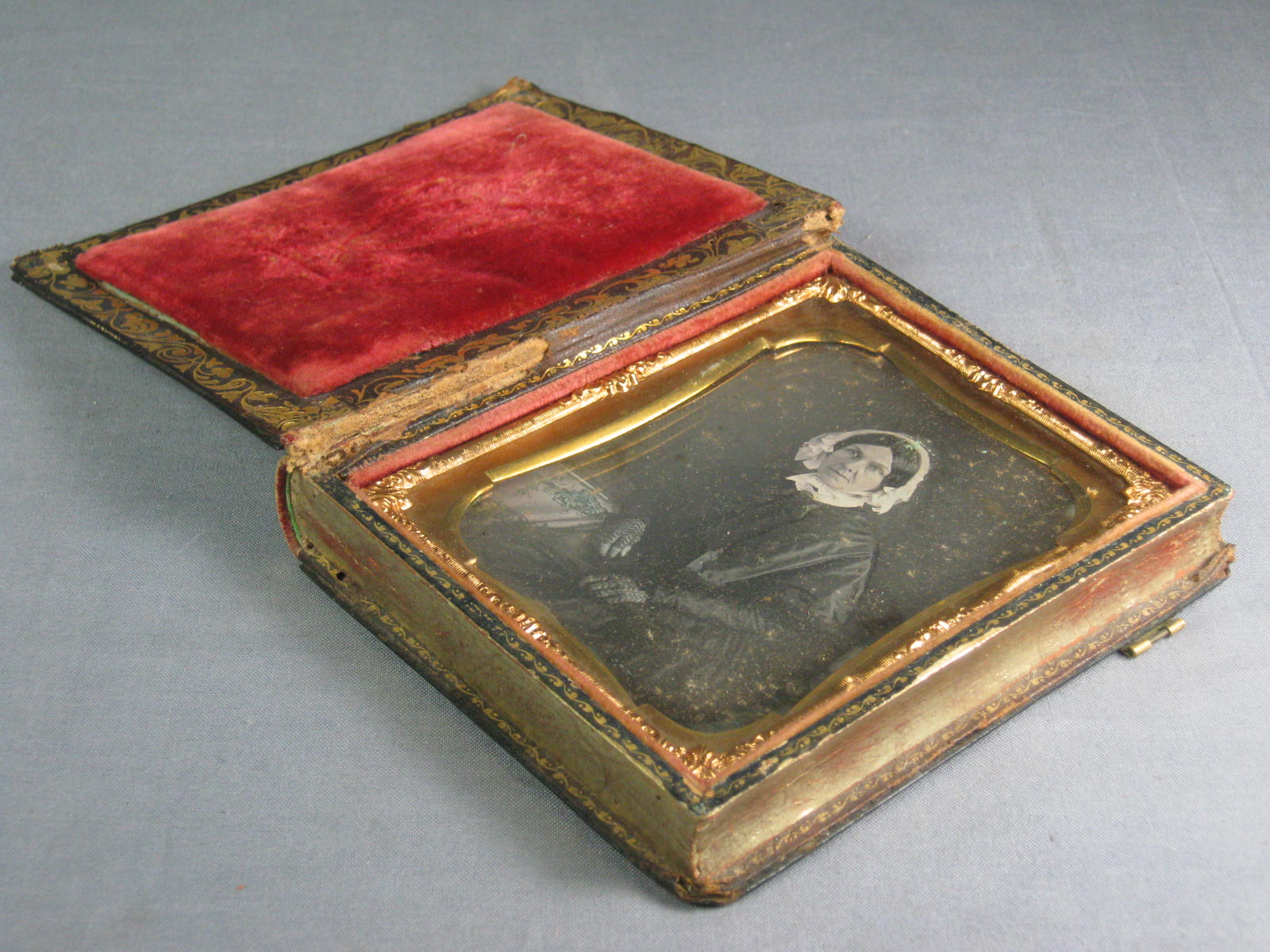 Antique Daguerreotype Photo Mother Of Pearl Frame Case 11