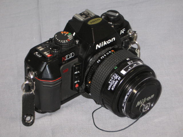 Nikon N2020 Camera AF Nikkor 70-210mm 35-70mm Zoom Lens 2