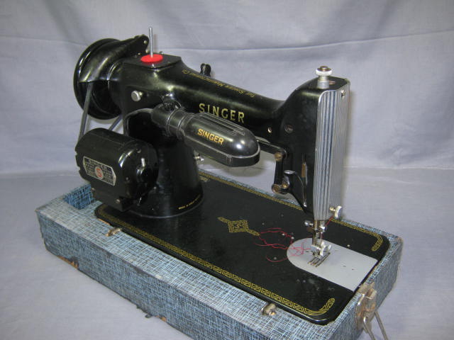Vtg Antique Singer 206K Zig Zag Sewing Machine W/ Case 3