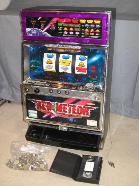 Olympia Red Meteor Pachislo Casino Slot Machine +Tokens