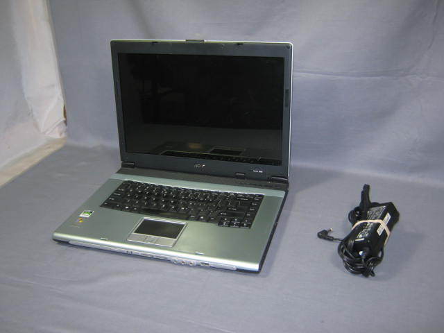 Acer Aspire 3000 Laptop Notebook Computer AMD Mobile Sempron Windows XP DVD-ROM