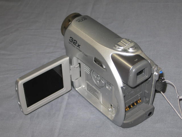 JVC GR-D350U Mini DV Digital Video Camera Camcorder NR 4