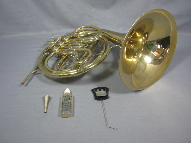 King Single French Horn W/ Conn 2 Mouthpiece Hard Case Music Holder Oil + NR! 1