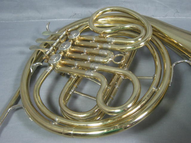 King Single French Horn W/ Conn 2 Mouthpiece Hard Case Music Holder Oil + NR! 2