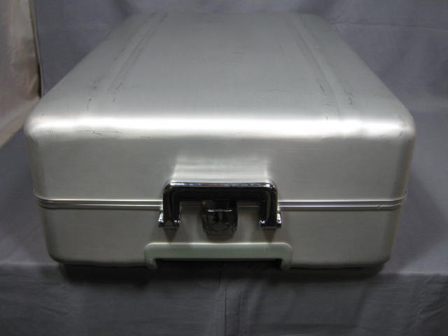 Zero Halliburton 2 Wheel Aluminum Rolling Suitcase Case Luggage 29" x 20" x 10" 2