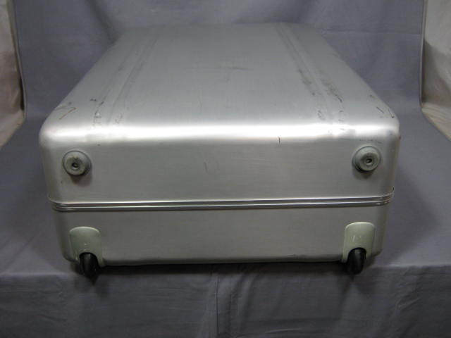 Zero Halliburton 2 Wheel Aluminum Rolling Suitcase Case Luggage 29" x 20" x 10" 3