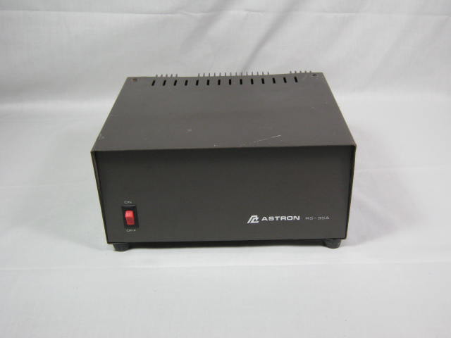 Astron RS-35A 13.8 Volt 25 Amp Continuous 35 Peak 12V Regulated DC Power Supply