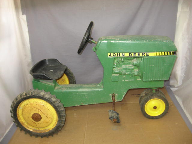 Vintage John Deere Ertl 520 Childs Pedal Toy Tractor NR