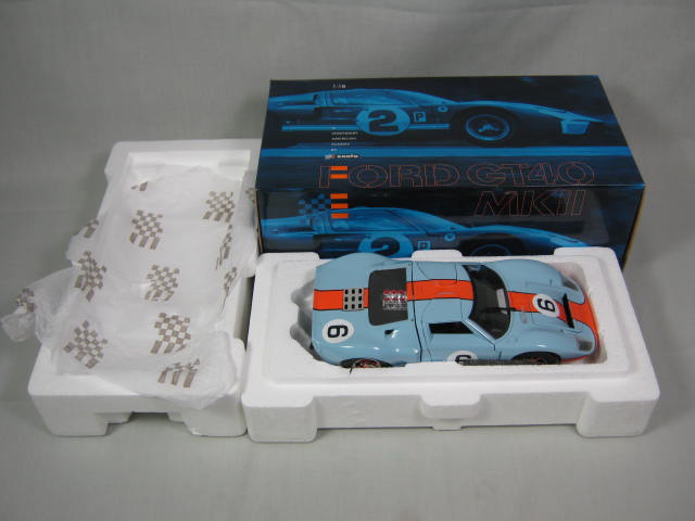 Universal Hobbies Diecast Ford GT40 3008 1:18 Car +MKII Exoto Racing Legends Box