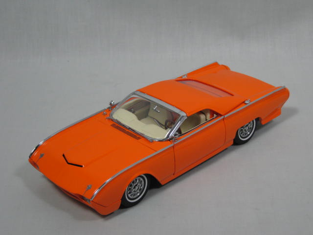 The Danbury Mint 1962 Thunderbird T-Bird Custom Diecast Car +Box Blaze Orange NR 2