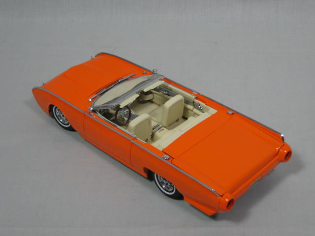 The Danbury Mint 1962 Thunderbird T-Bird Custom Diecast Car +Box Blaze Orange NR 7