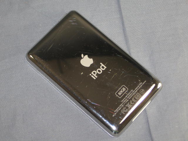 80GB Apple iPod Classic Silver MP3 Music Video Player 4