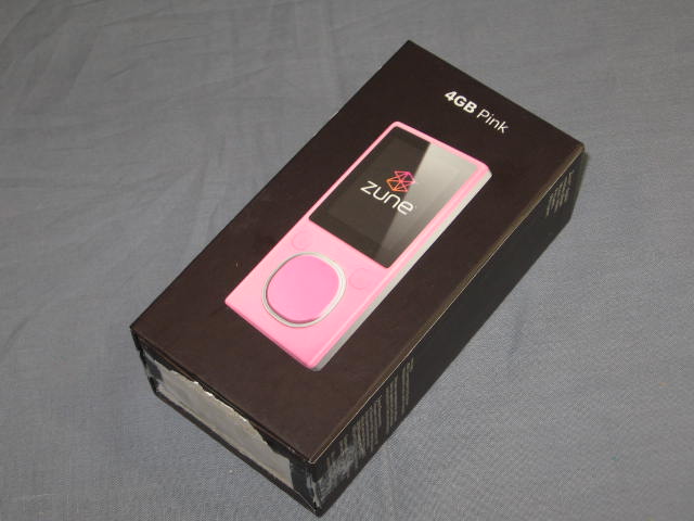 4GB Microsoft Zune Pink MP3 Music Audio Video Player NR