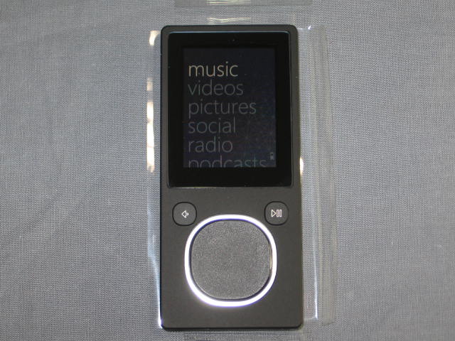 8GB Microsoft Zune Black MP3 Music Audio Video Player 5