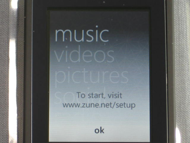 8GB Microsoft Zune Black MP3 Music Audio Video Player 6