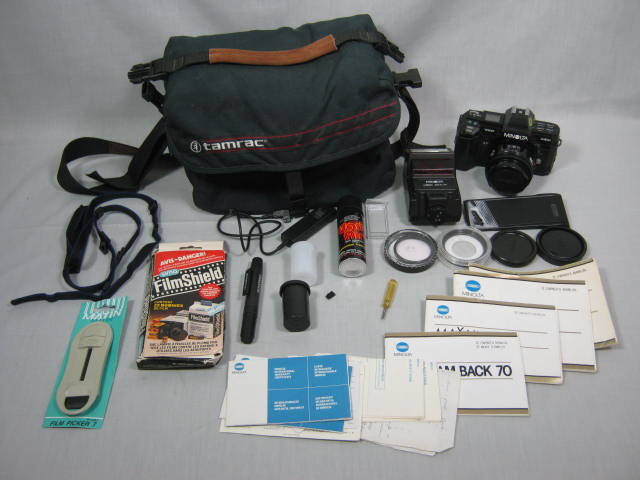 Minolta Maxxum 7000 35mm SLR Film Camera AF 50mm f1.7 Lens Program Back 70 Flash