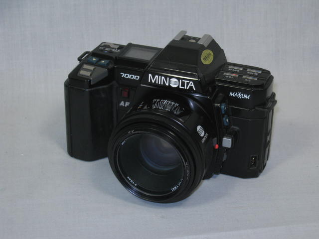 Minolta Maxxum 7000 35mm SLR Film Camera AF 50mm f1.7 Lens Program Back 70 Flash 1