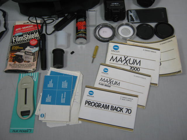 Minolta Maxxum 7000 35mm SLR Film Camera AF 50mm f1.7 Lens Program Back 70 Flash 8