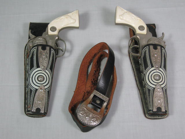 Vtg 1960s Hubley Marshal Matt Dillon Gunsmoke Toy Cap Gun Set Holsters Belt NR!