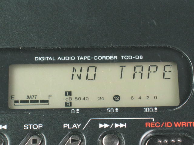 Sony TCD-D8 Walkman Portable DAT Digital Audio Tape Recorder Player ECM 717 Mic+ 2