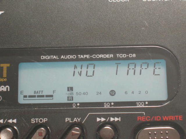 Sony TCD-D8 Walkman Portable DAT Digital Audio Tape Recorder Player ECM 717 Mic+ 3