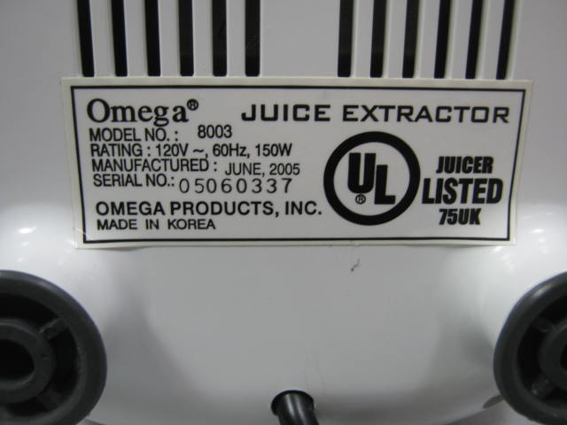 Omega Nutrition Center 8003 Single Gear Masticating Juicer Juice Extractor White 3