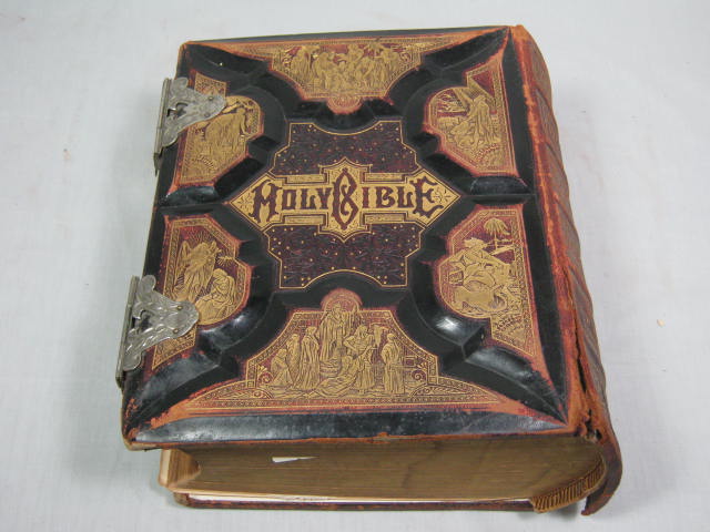 Antique 1886 Parallel Edition Illustrated Pictorial Holy Family Bible W/ Clasps 24