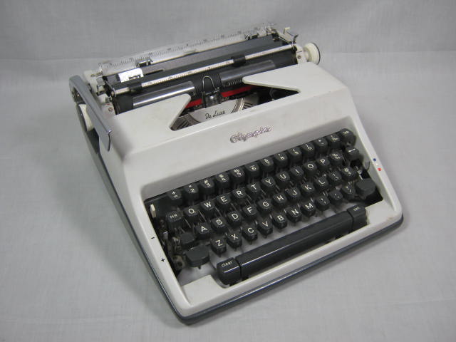 Vtg 1960s Olympia DeLuxe SM9 Portable Manual Typewriter W/ Case NO RESERVE PRICE 1