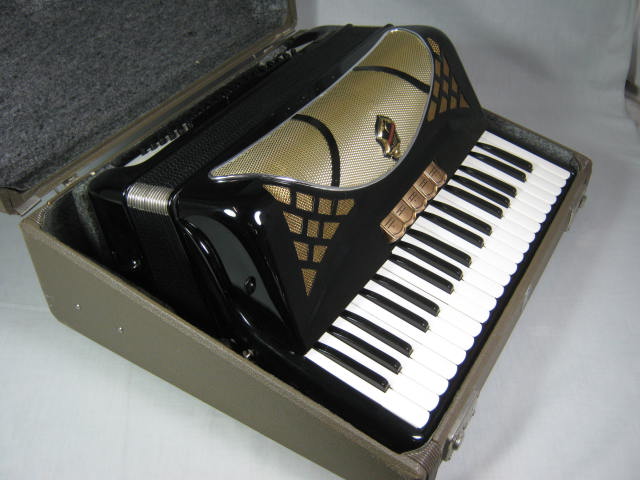 Vintage Hohner Lucia II Accordion 80 Bass Button Original Case No Reserve Price 3