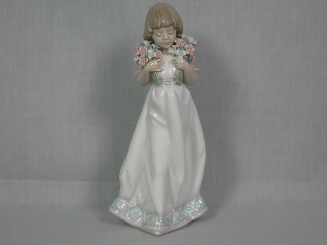 LLadro 1987 Spring Bouquets Girl With Flowers Porcelain Figurine #7603 No Res!