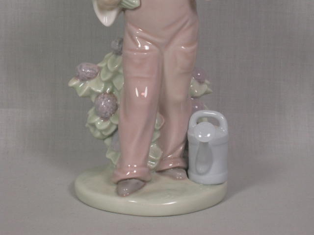 Lladro Spring Garden Girl With Flowers & Bird Porcelain Figurine #5217 No Res! 2