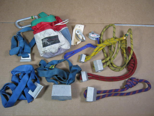 Mountain Ice Climbing Gear Tools Lot Carabiners Wall Axes Hammers Pitons Ropes 6