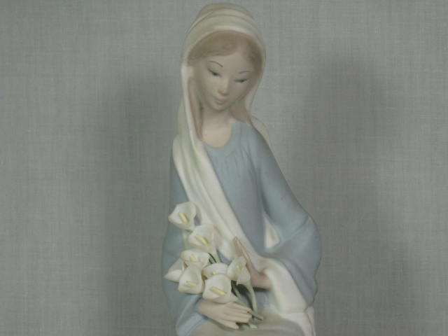 Vtg Lladro Sitting Girl With Lillies Porcelain Figurine #4972 No Reserve Price! 1
