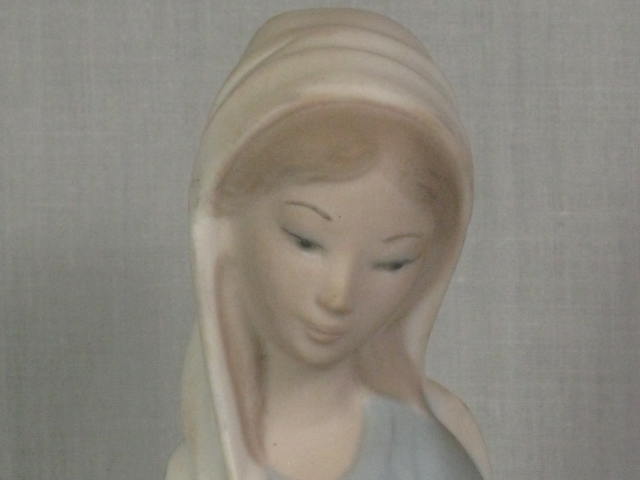Vtg Lladro Sitting Girl With Lillies Porcelain Figurine #4972 No Reserve Price! 2