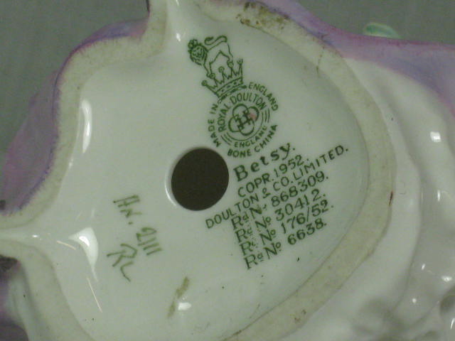 Vintage 1953-59 Royal Doulton Porcelain Betsy Figurine HN2111 No Reserve Price! 7