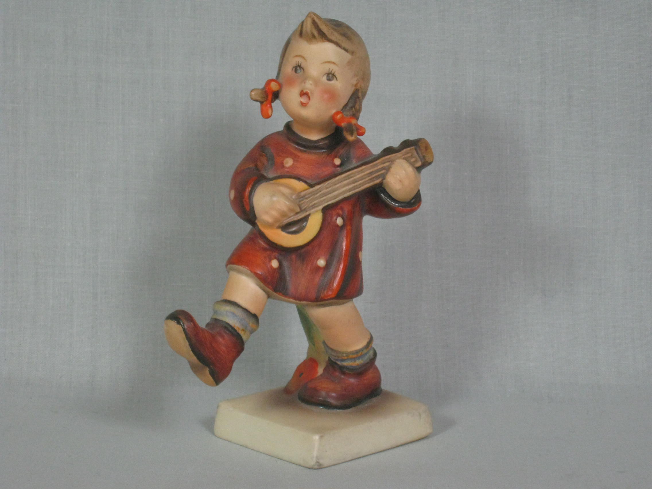 Vintage Hummel Figurine Happiness 86 TMK-2 Girl With Banjo Full Bee Mark Germany