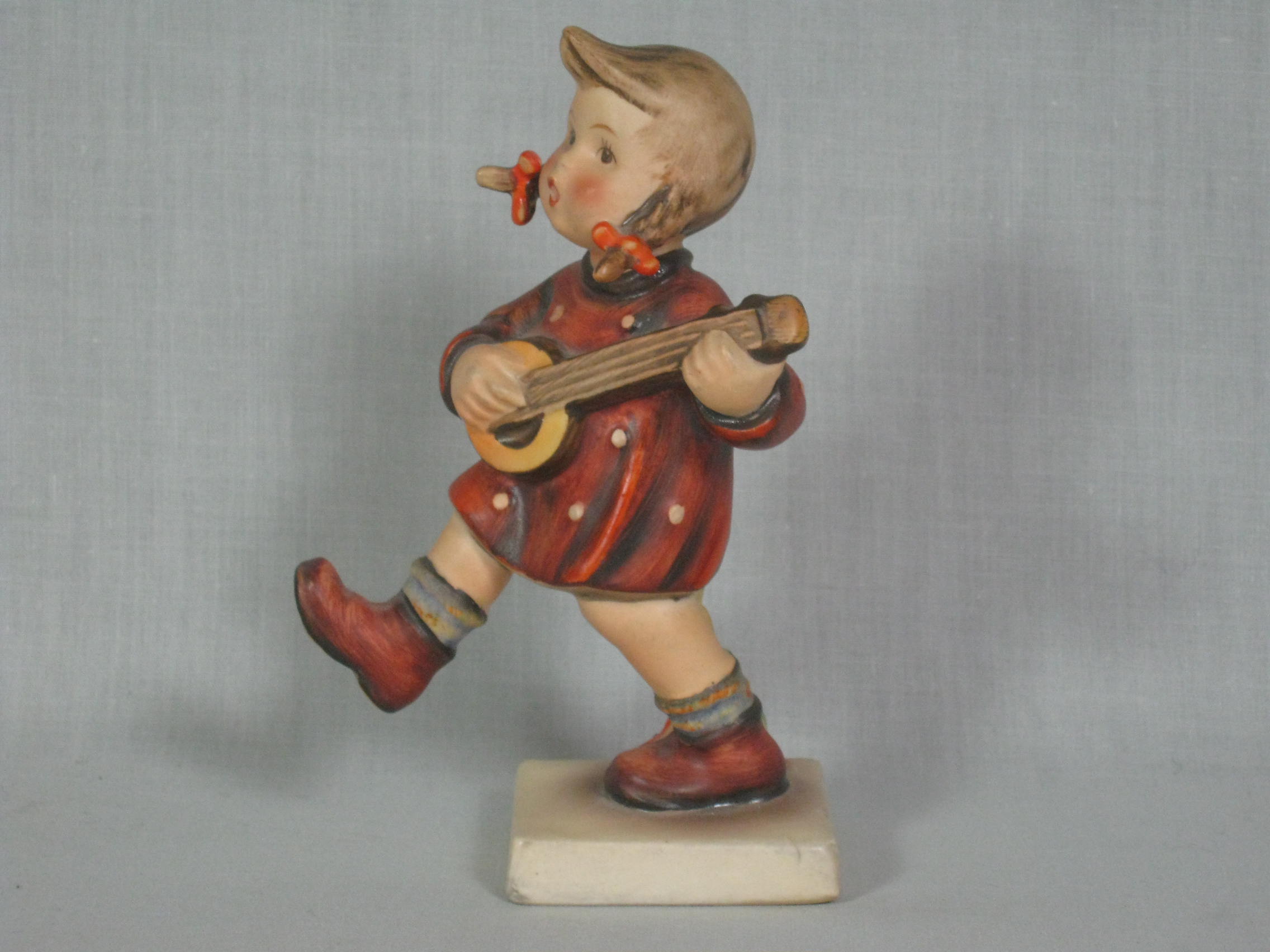 Vintage Hummel Figurine Happiness 86 TMK-2 Girl With Banjo Full Bee Mark Germany 2