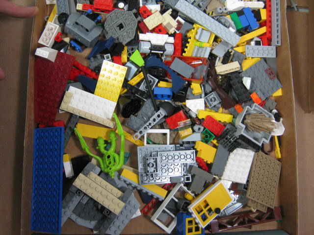 13 Pounds Lbs Lego Buildings Sets Bricks Blocks Pieces Ships Vehicles Lot NO RES 8