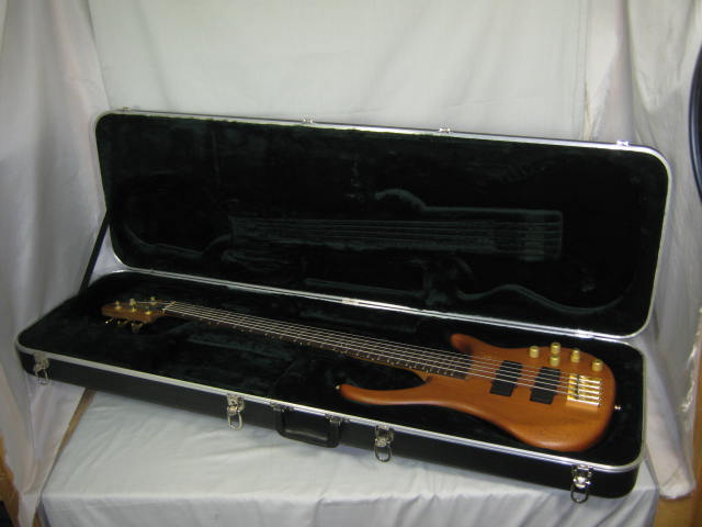 Peavey Cirrus 5 String Bolt On Mahogany Electric Bass Guitar Hipshot Tuners Case